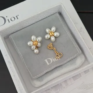 Dior Boucles d'Oreilles Floral Perle Doré Asymétriques
