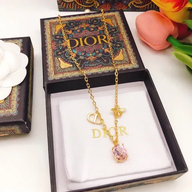 Dior 镀金 CD 和蜜蜂坠饰 粉色石头项链 6