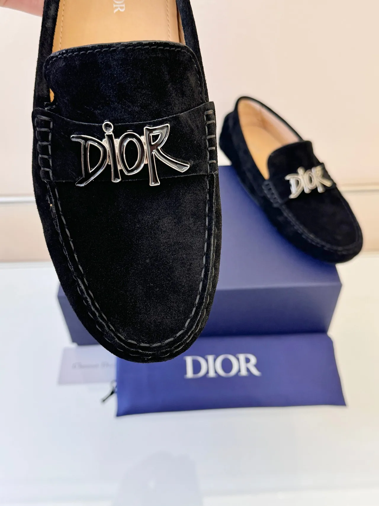 Dior Loafer Camurça Preto Prata Fivela de Metal Loafer 3