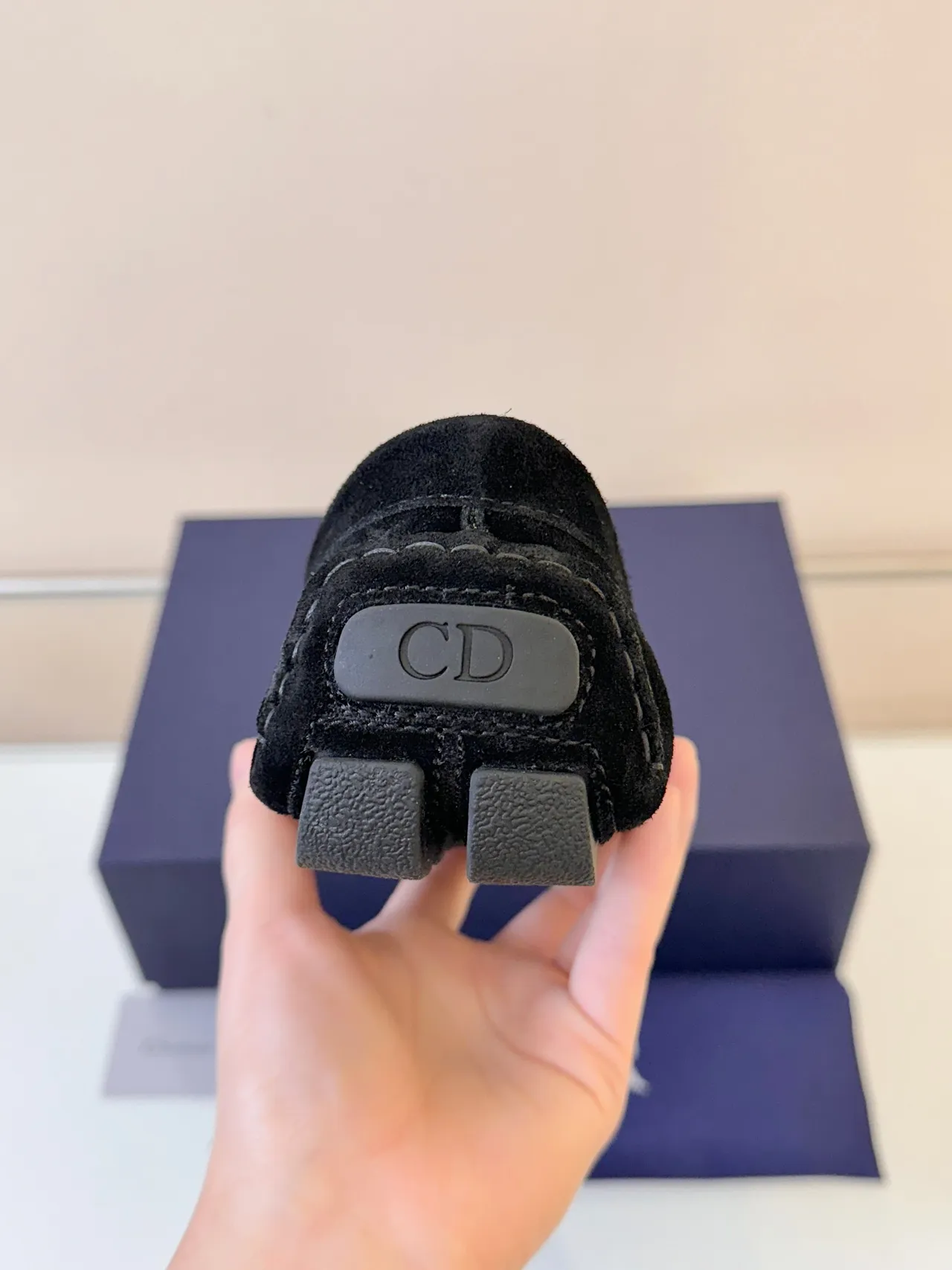 Dior Loafer Camurça Preto Prata Fivela de Metal Loafer 4