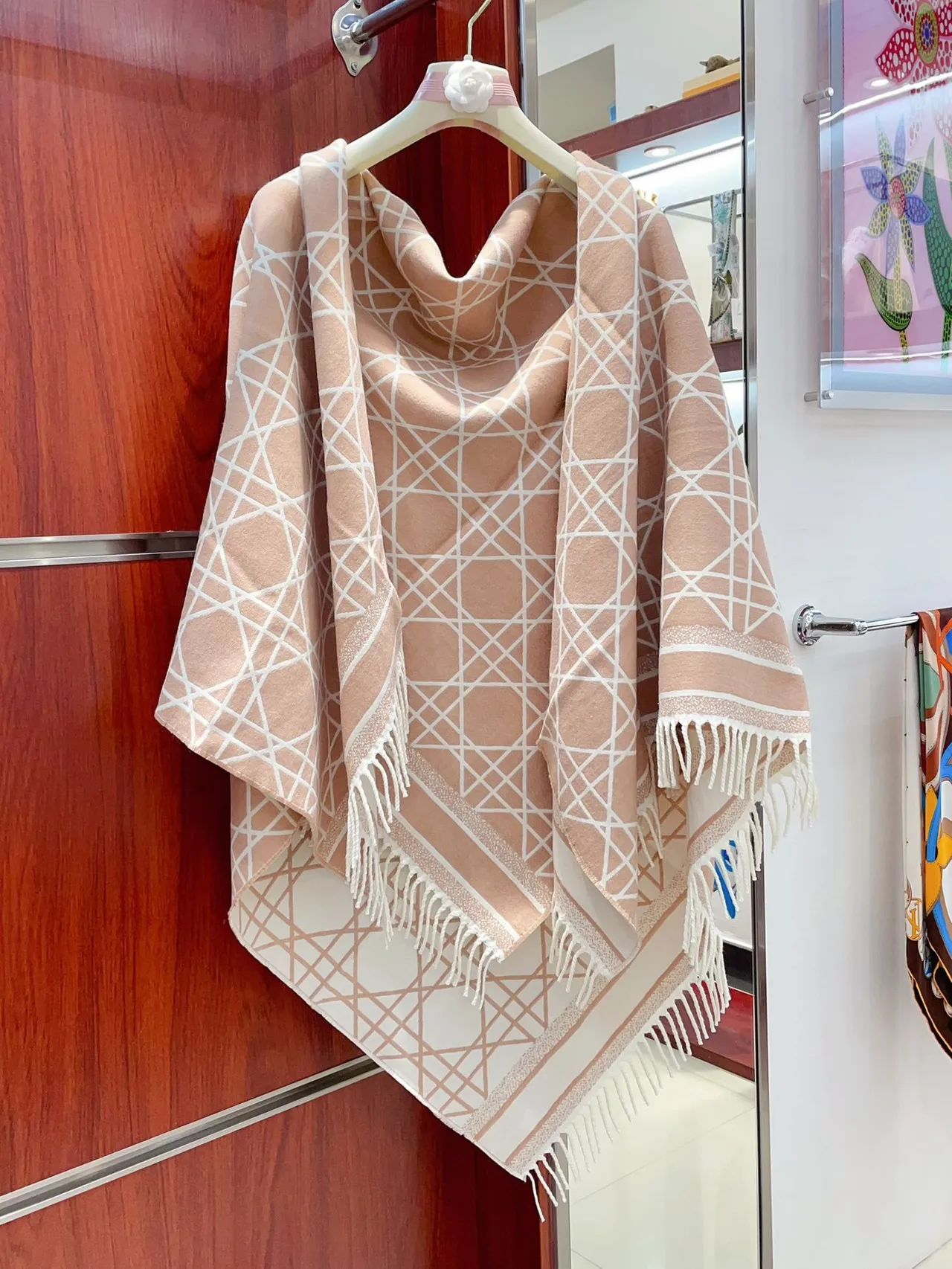 Écharpe Dior Oblique Geometric Lattice Beige et Blanc en Cachemire 6