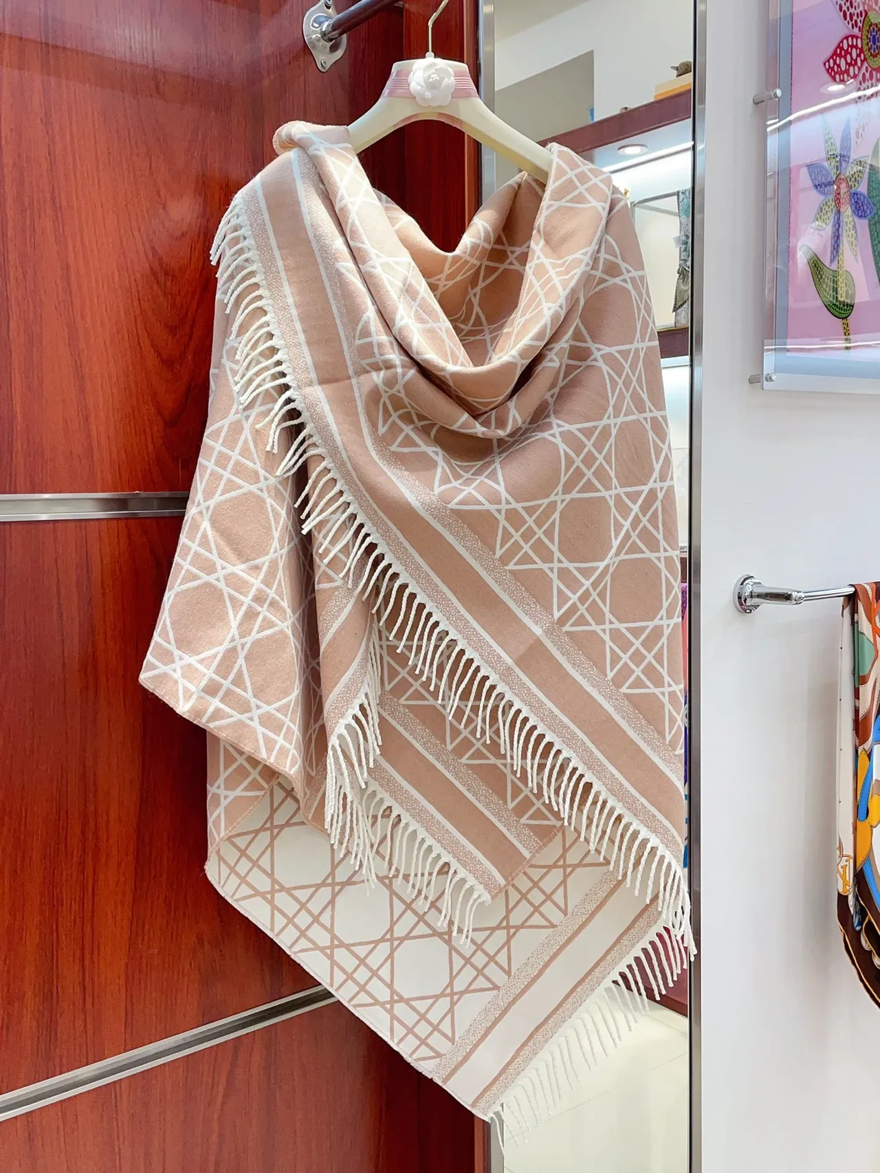 Écharpe Dior Oblique Geometric Lattice Beige et Blanc en Cachemire 7