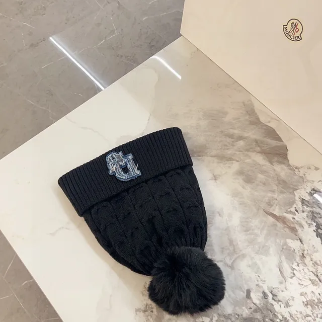 Dior Winter Black Blue Cable-Knit Pom-Pom Topped Beanie 4
