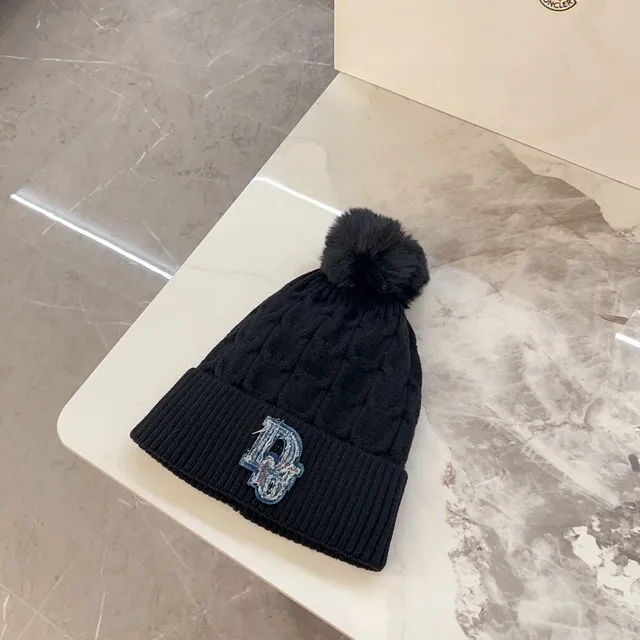 Dior Winter Black Blue Cable-Knit Pom-Pom Topped Beanie 9