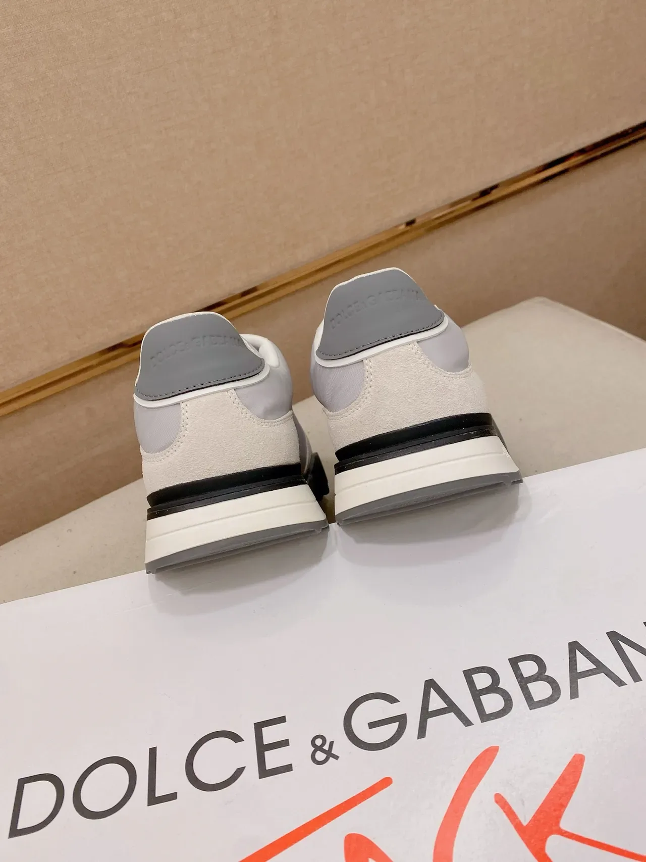 Dolce & Gabbana B27 Gris et Off-White Chaussures Lifestyle 2