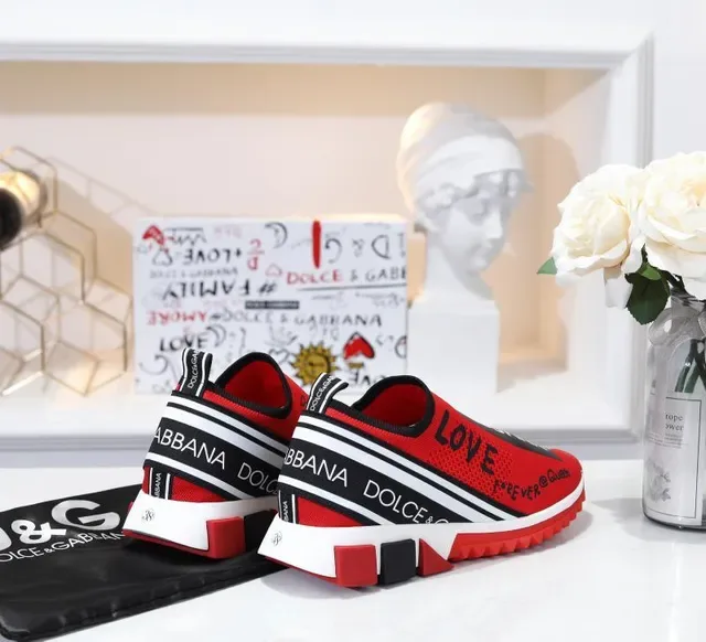 Dolce & Gabbana Speed Trainer حذاء أسلوب حياة بنص جرافيكي أحمر 2