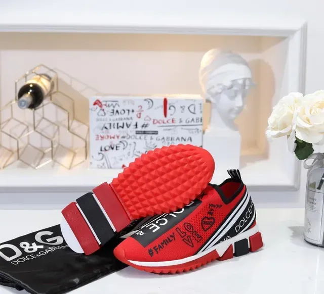 Dolce & Gabbana Speed Trainer حذاء أسلوب حياة بنص جرافيكي أحمر 3