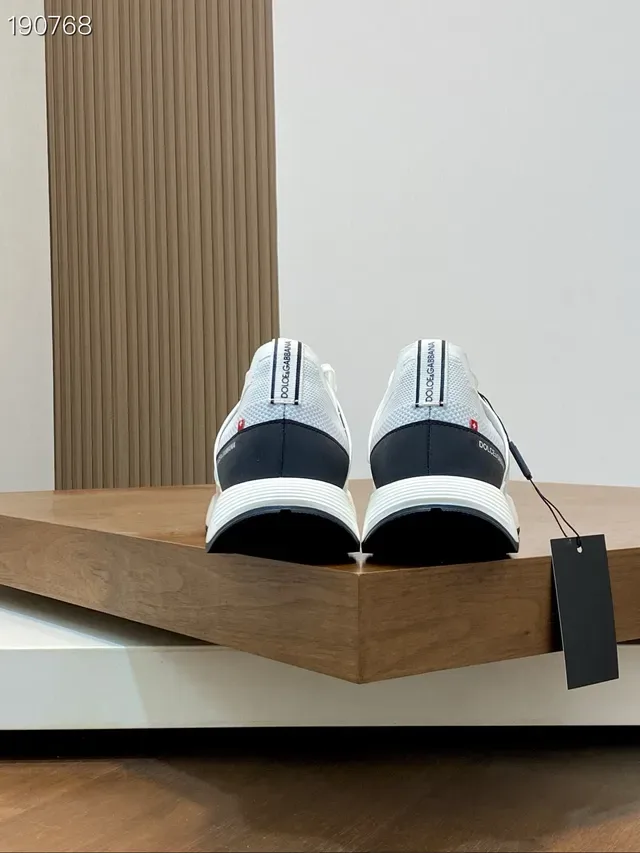 Dolce & Gabbana Zapatillas de Estilo de Vida Blancos y Negros con Malla de Tejido Superior y Paneles Laterales Acanalados 2