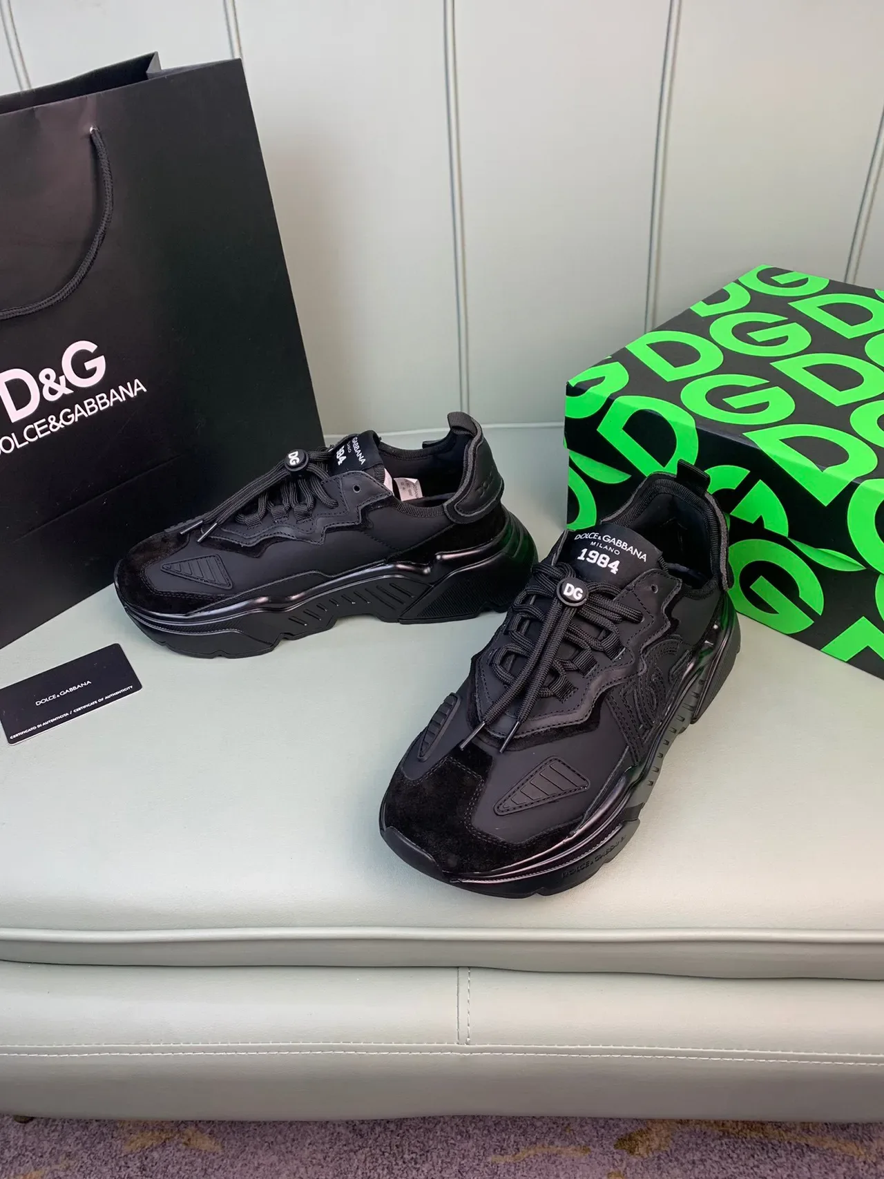 Dolce & Gabbana Sneakers Chunky Noires Oversize avec Semelle Sculptée et Upper en Cuir et Daim 7
