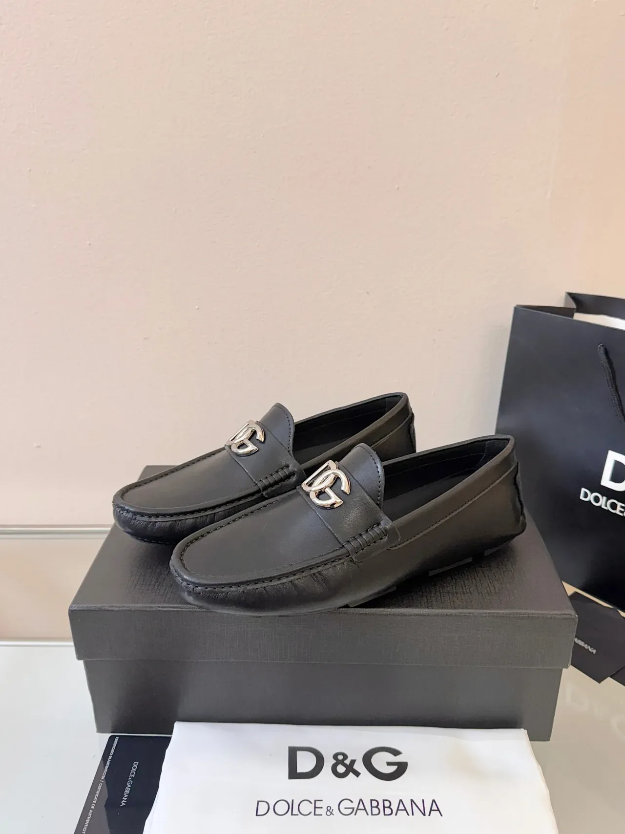 Dolce & Gabbana DG Mocassins Pretos de Couro com Fivela de Metal 2
