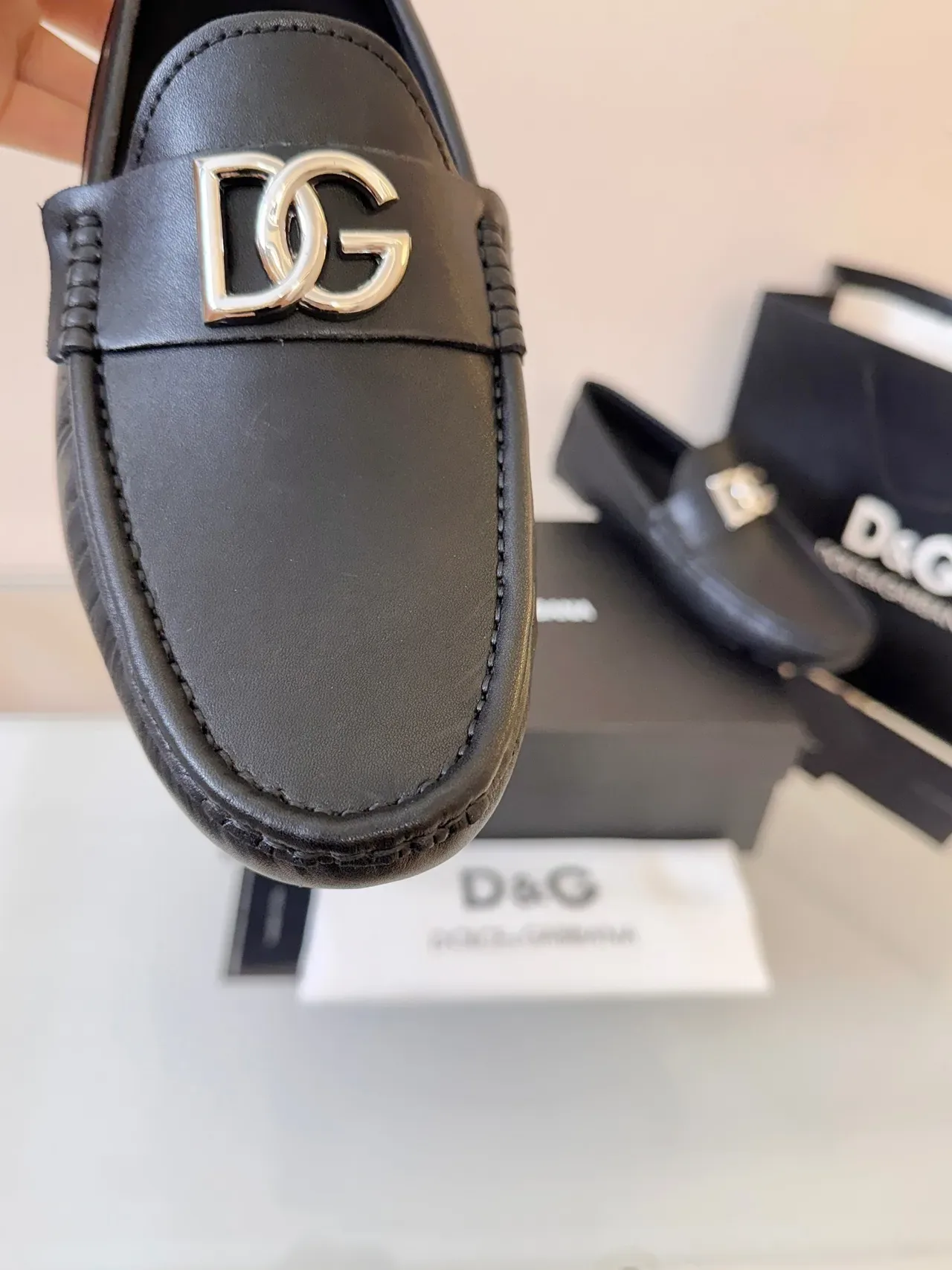 Dolce & Gabbana DG Mocassins Pretos de Couro com Fivela de Metal 3