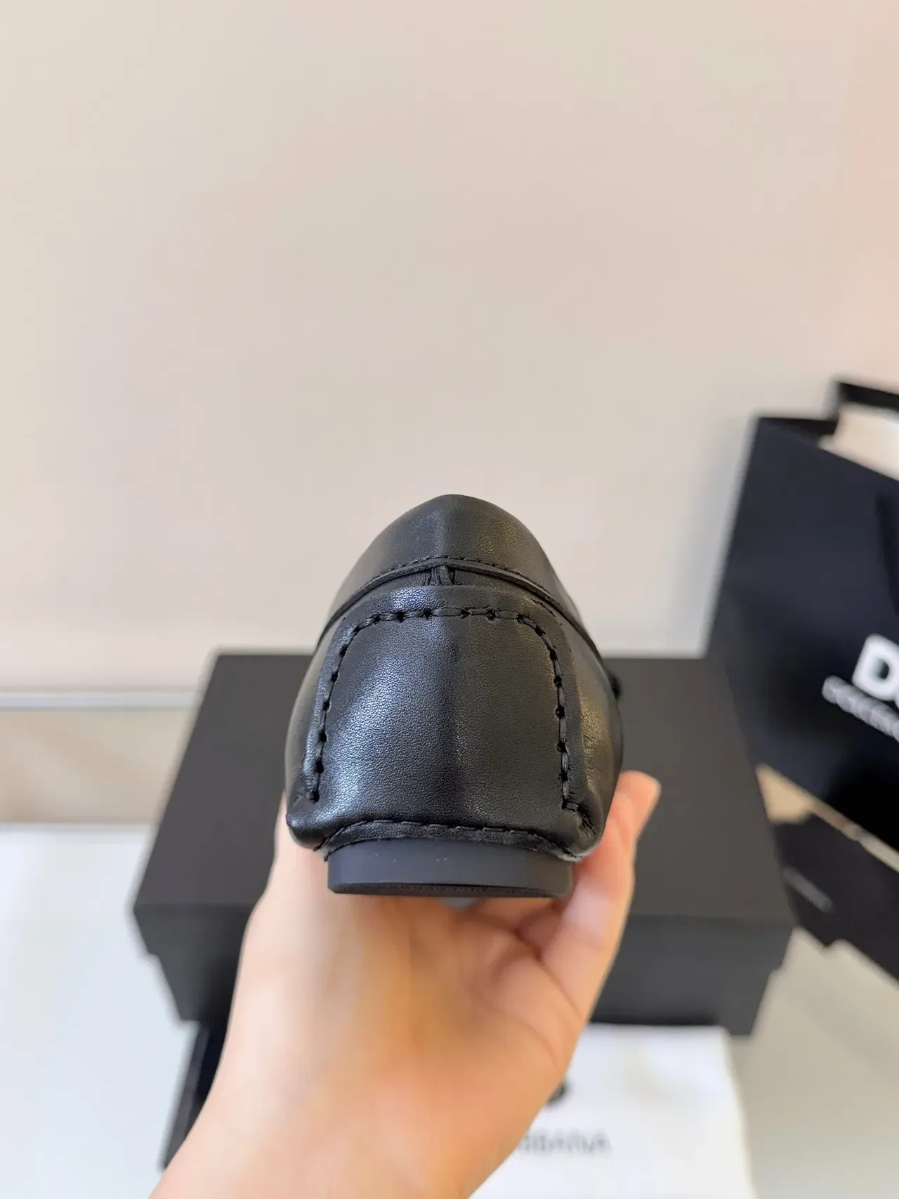Dolce & Gabbana DG Mocassins Pretos de Couro com Fivela de Metal 4