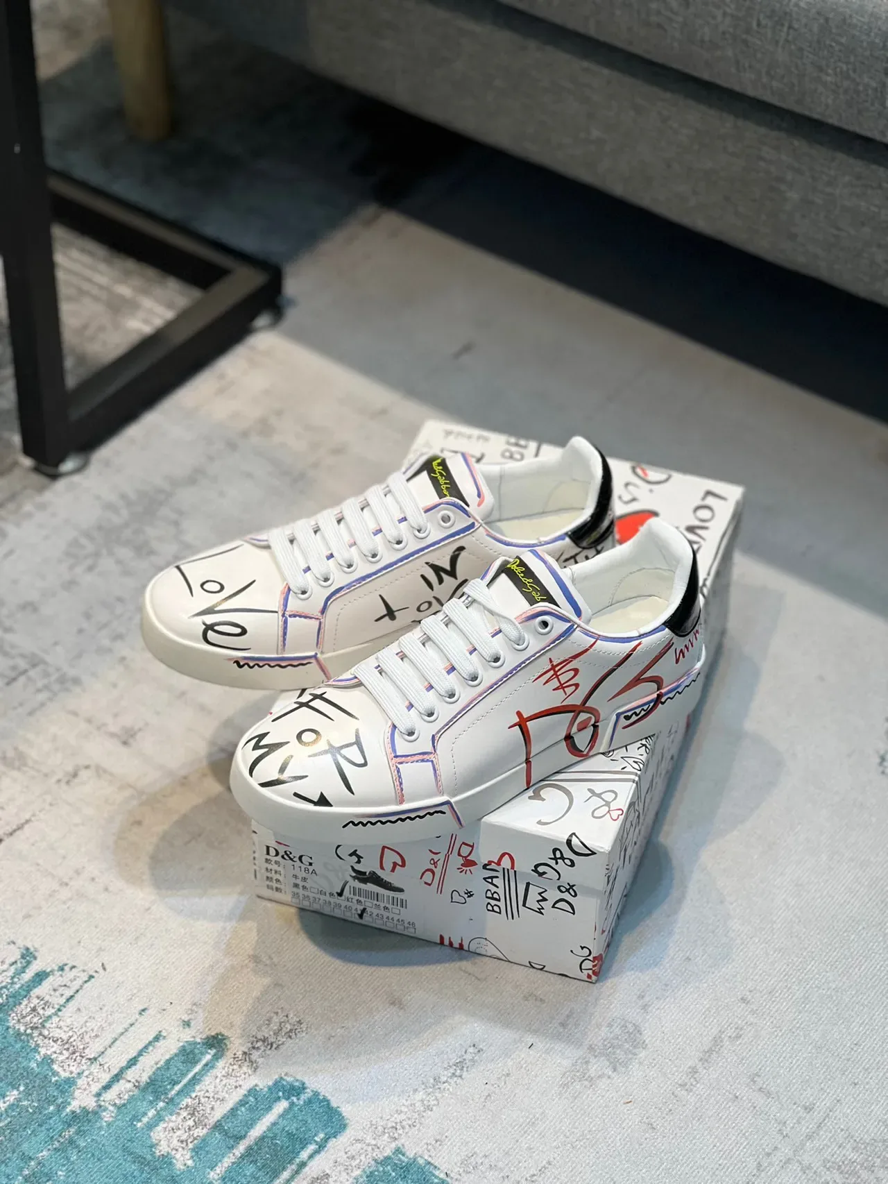 Dolce & Gabbana Family tênis lifestyle branco multicolor graffiti-print desenhado à mão doodle 6