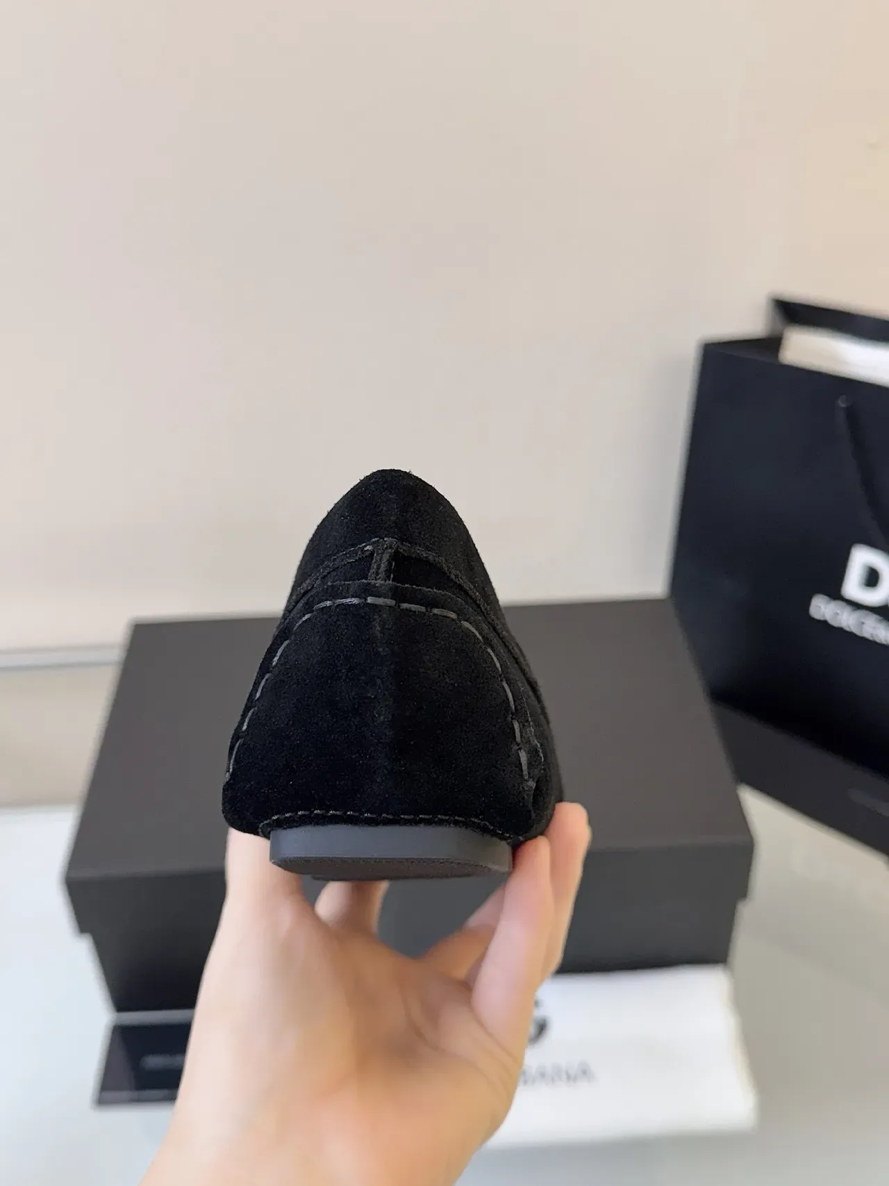 Dolce & Gabbana Portofino Preto Bege Couro Aveludado Superior Fivela Metal DG Mocassim 4