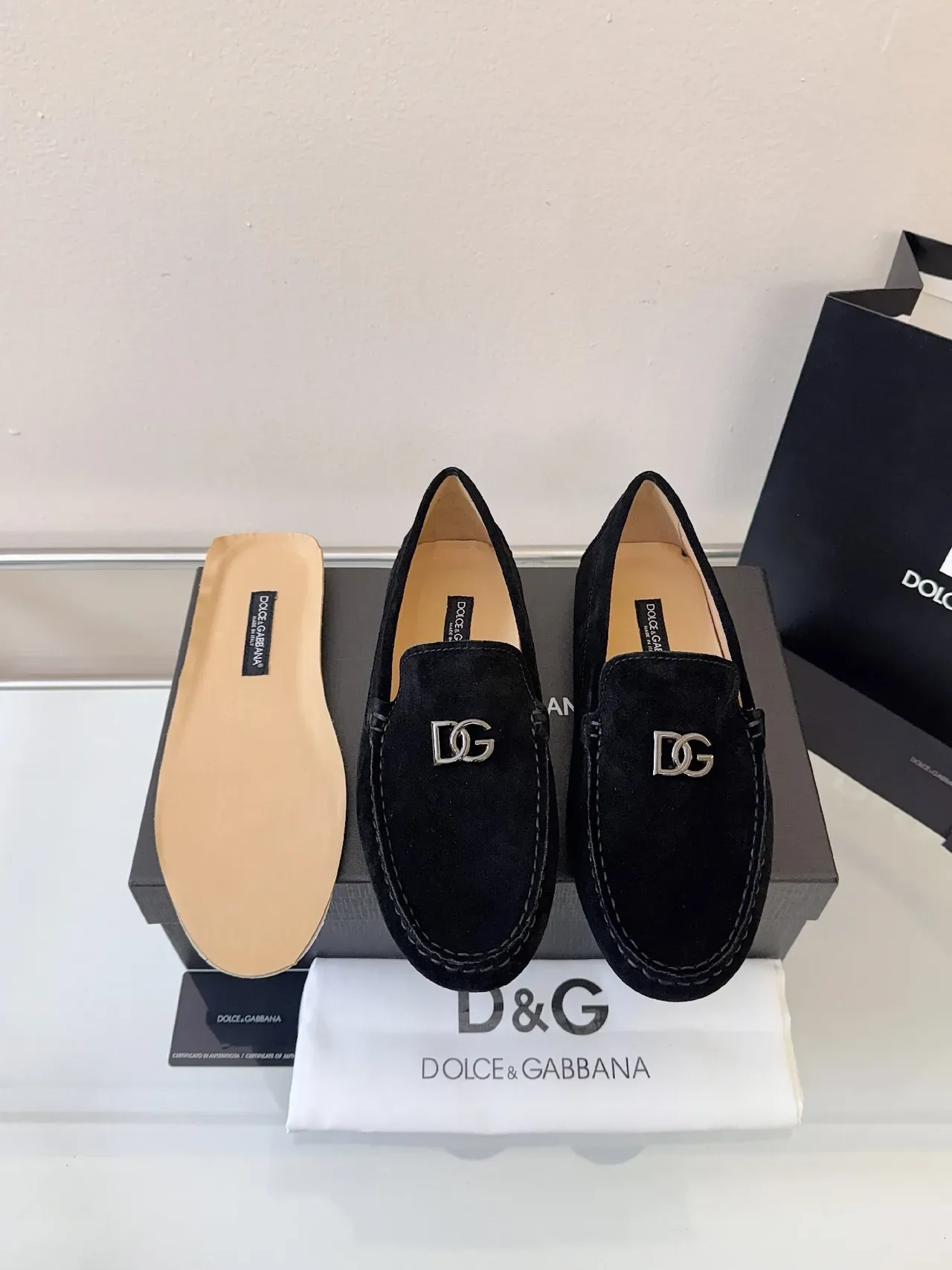 Dolce & Gabbana Portofino Preto Bege Couro Aveludado Superior Fivela Metal DG Mocassim 6