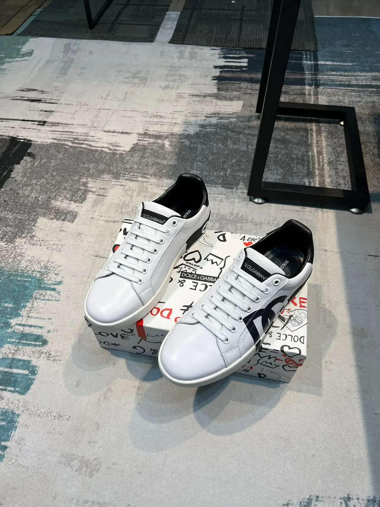 Dolce & Gabbana Portofino Branco Preto Couro Superior Bold Monogram Tênis Lifestyle 4
