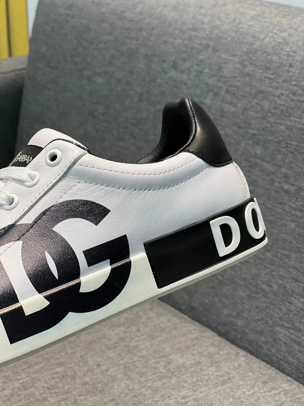 Dolce & Gabbana Portofino Branco Preto Couro Superior Bold Monogram Tênis Lifestyle 8