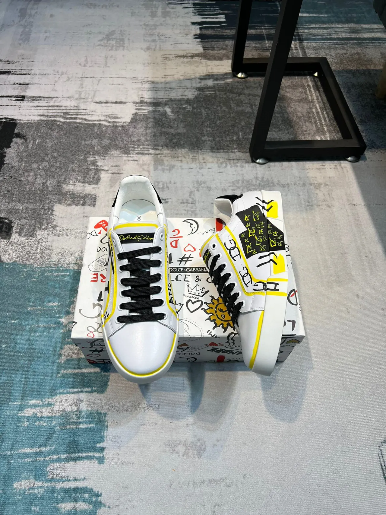 Dolce & Gabbana Blanc Jaune Cuir Supérieur Impression Graffiti Superposition Sneakers Style de vie 4