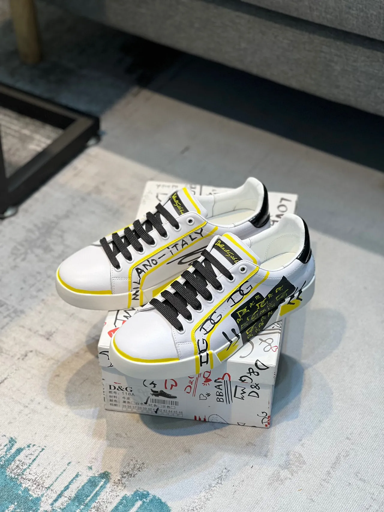 Dolce & Gabbana Blanc Jaune Cuir Supérieur Impression Graffiti Superposition Sneakers Style de vie 7