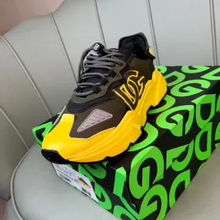 Dolce & Gabbana 黄色军绿色超大号 monogram 雕塑鞋底 chunky sneakers