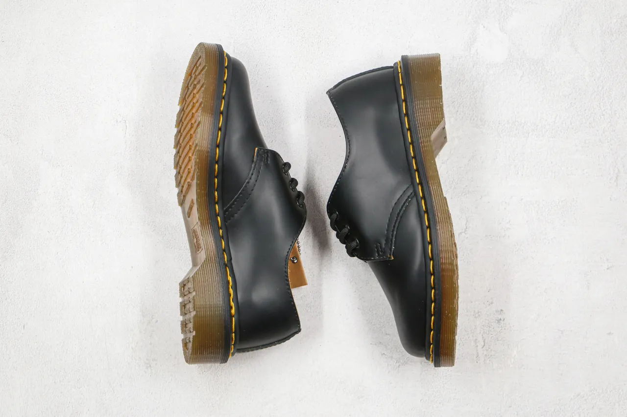 Dr. Martens 1461 Chaussures Oxford en Cuir Lisse avec Coutures en Welt, Noir et Jaune 10
