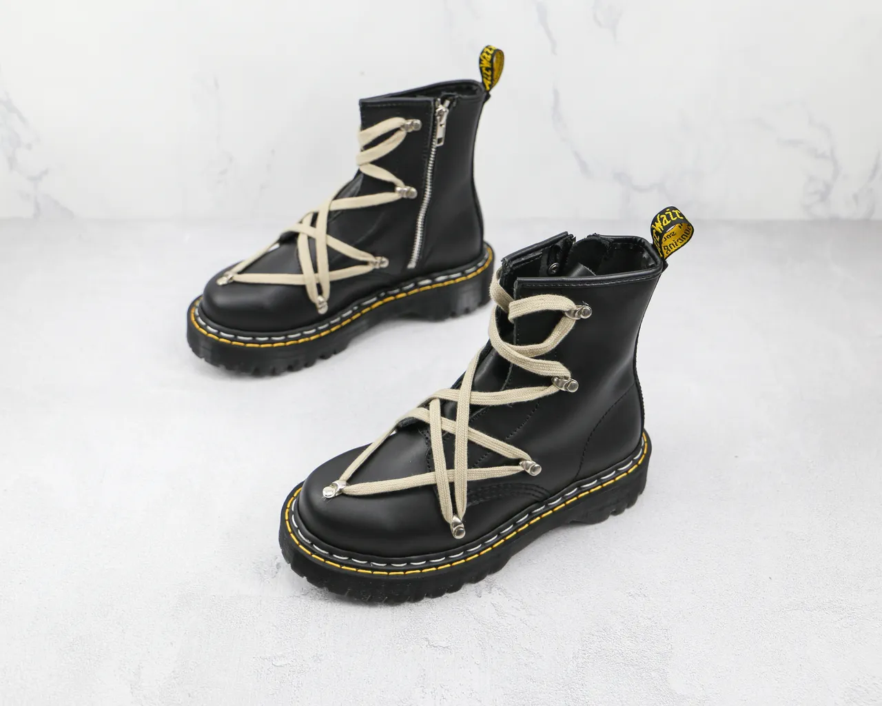 Dr. Martens Negro Beige Cuero Suave Cordones Botas Martin 7