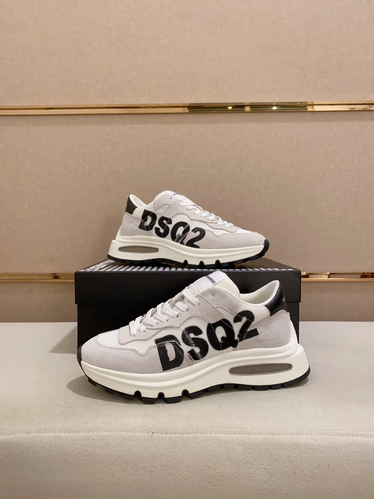 Dsquared2 ICON حذاء رياضي لايف ستايل رمادي لوجو Oversized 4