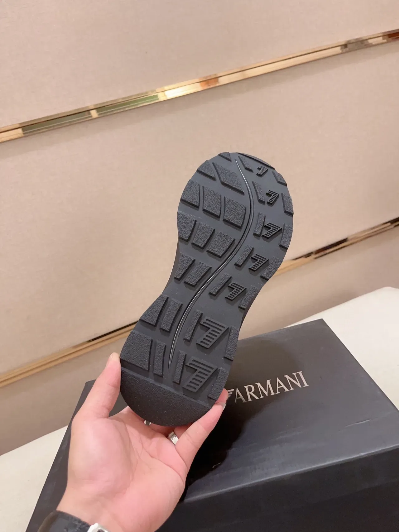 Emporio Armani أسود فضي شبكة تريكو علوية قفل الرباط مدمج أحذية أسلوب حياة 2