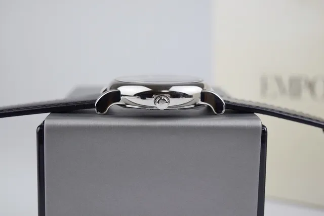 Emporio Armani Montre Minimaliste Cadran Noir Quartz 7