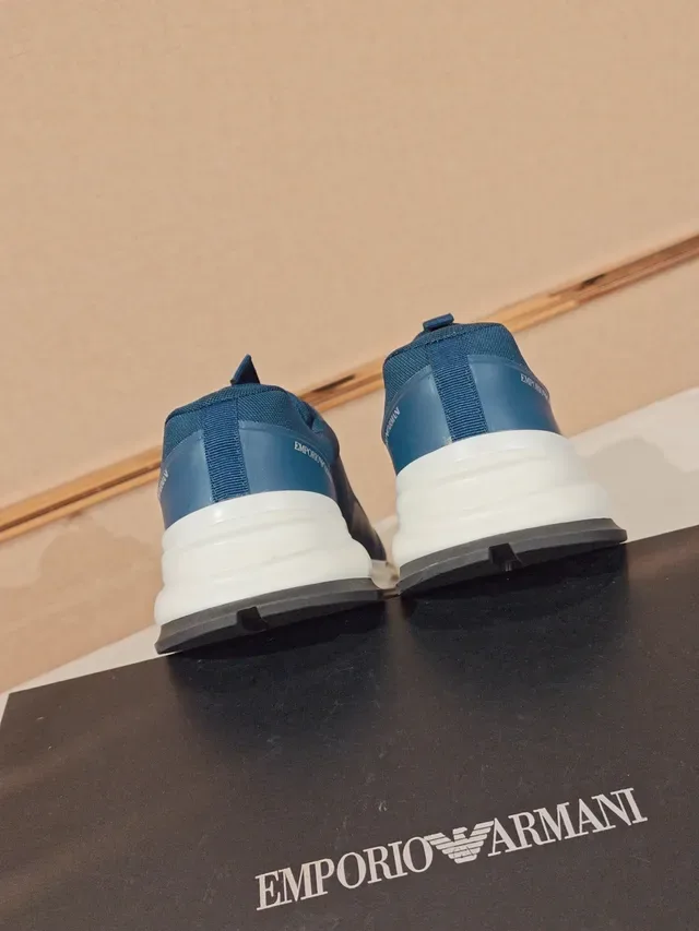 Emporio Armani Sneakers Lifestyle Bleu marine et blanc 3