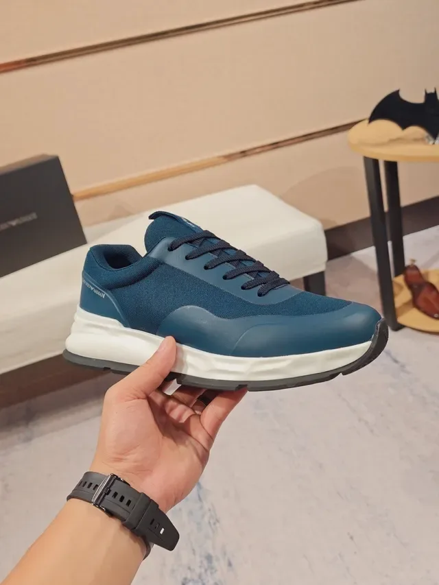 Emporio Armani Sneakers Lifestyle Bleu marine et blanc 4