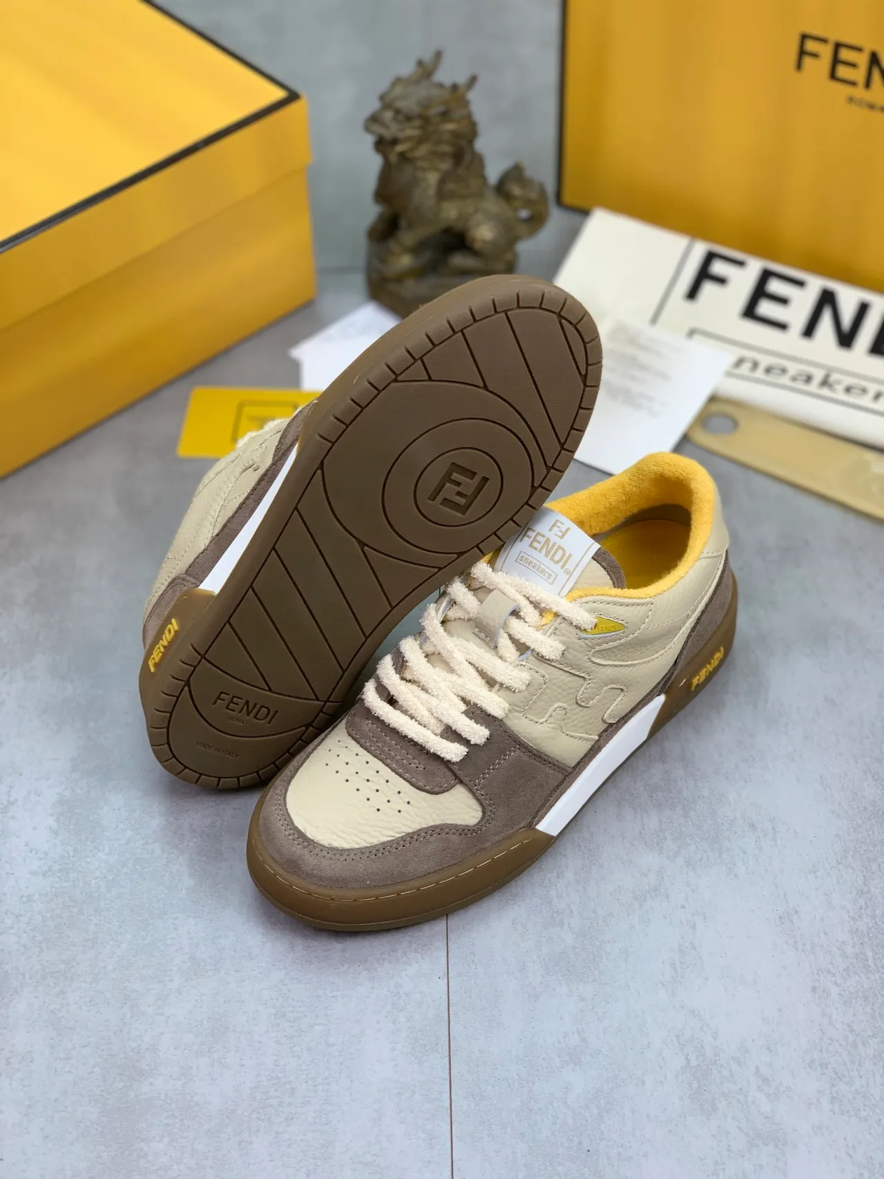 Fendi Chaussures Beige Marron Dessus Cuir-Suede Stratifié Doigt Perforé 2