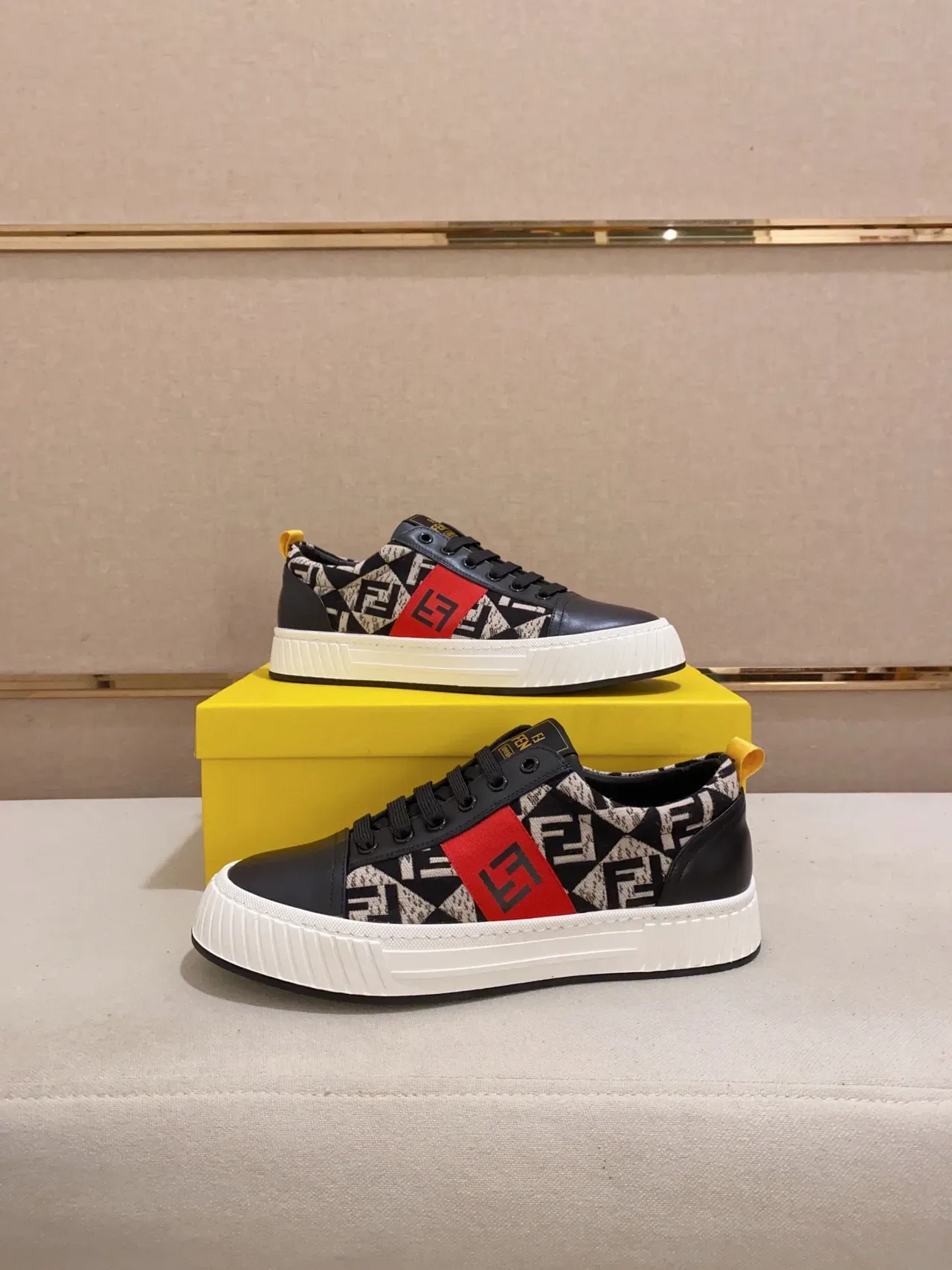 Fendi Sneakers Lifestyle Noir Rouge FF Monogram Print Logo Stripe 4