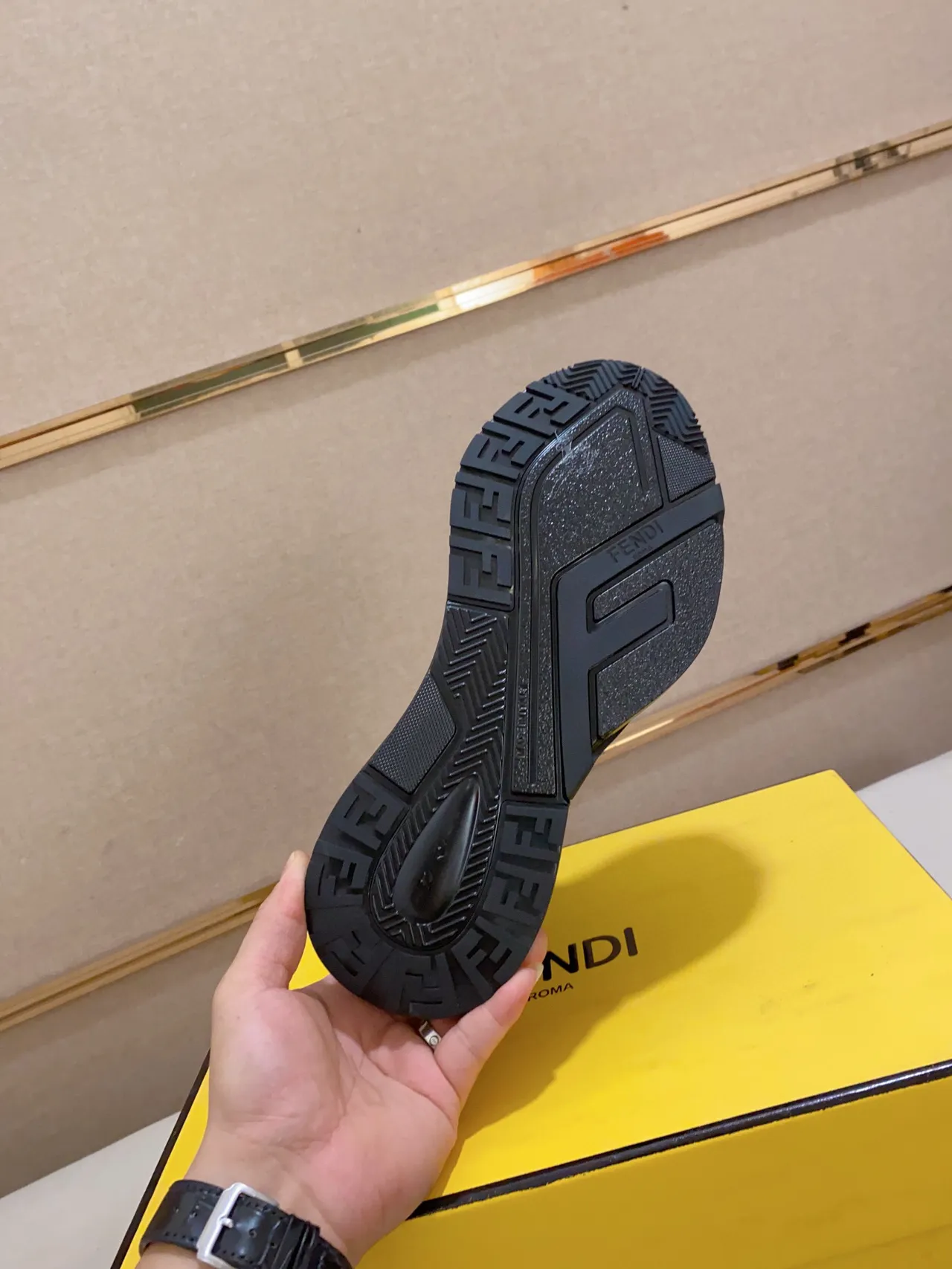 Fendi Sneakers Chunky noires à collet de chaussette en maille sculptée semelle multi-densité 2