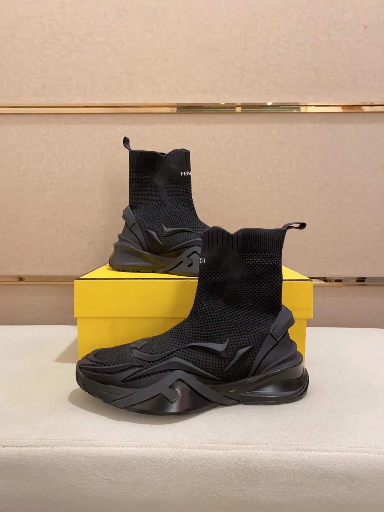 Fendi Sneakers Chunky noires à collet de chaussette en maille sculptée semelle multi-densité 4