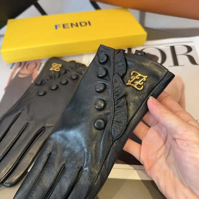 Fendi FF Logo Ruched Button Leather Gloves 4