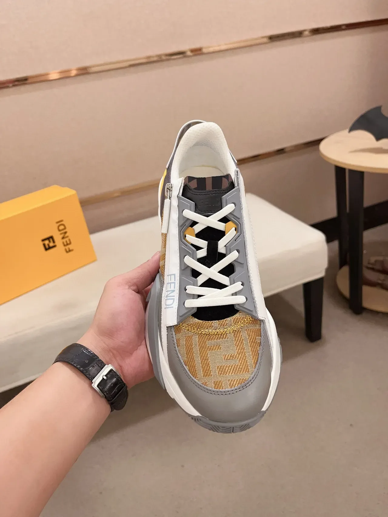 Zapatillas Chunky Fendi First Beige Gray Monogram Lona Superior Suela Esculturada 2