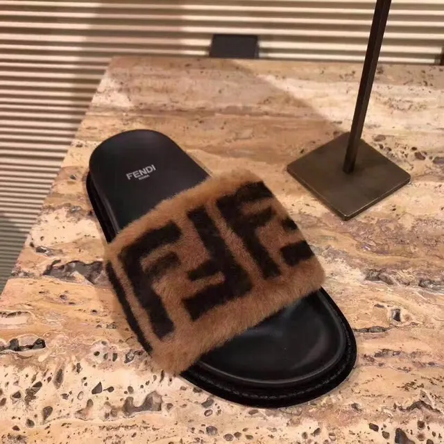 Fendi Fourrure Slide Noir et Marron FF Logo Pantoufles 3