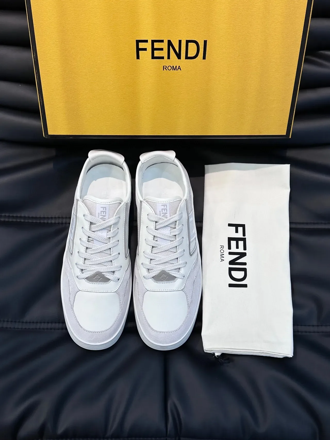 Fendi Gris Blanc Perforé Daim Tonal FF Broderie Lifestyle Sneakers 4