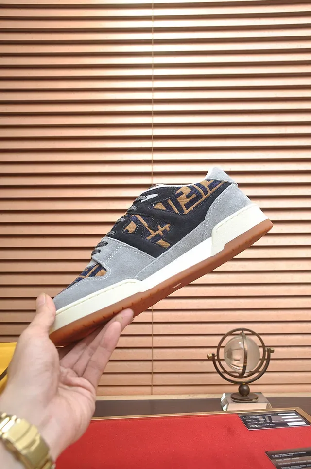 Fendi Monogram-Print Sneakers Lifestyle en daim et textile avec impression Monogram 5