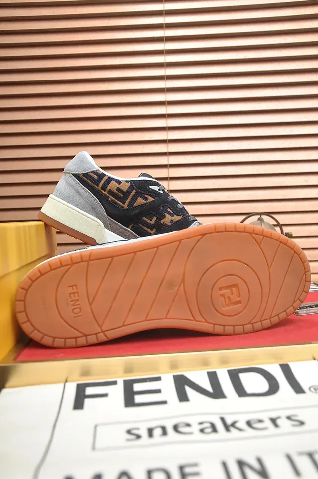 Fendi Monogram-Print Sneakers Lifestyle en daim et textile avec impression Monogram 7