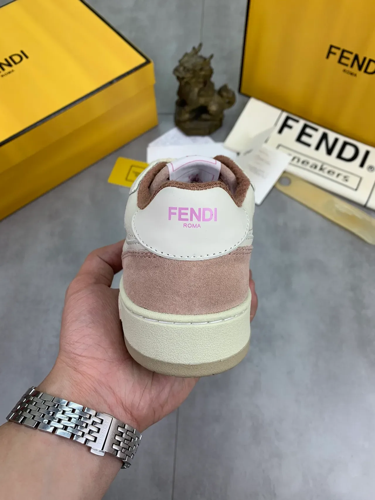 Fendi Chaussures Lifestyle Rosa Beige Mixed-Material Upper Perforated Toe Cap 3