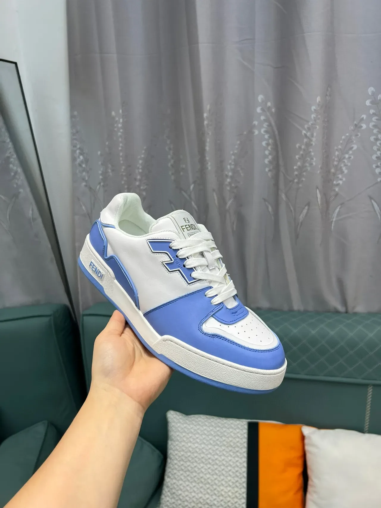 Fendi Sneakers Brancas e Azuis Bloqueadas por Cor Sneakers Lifestyle 6