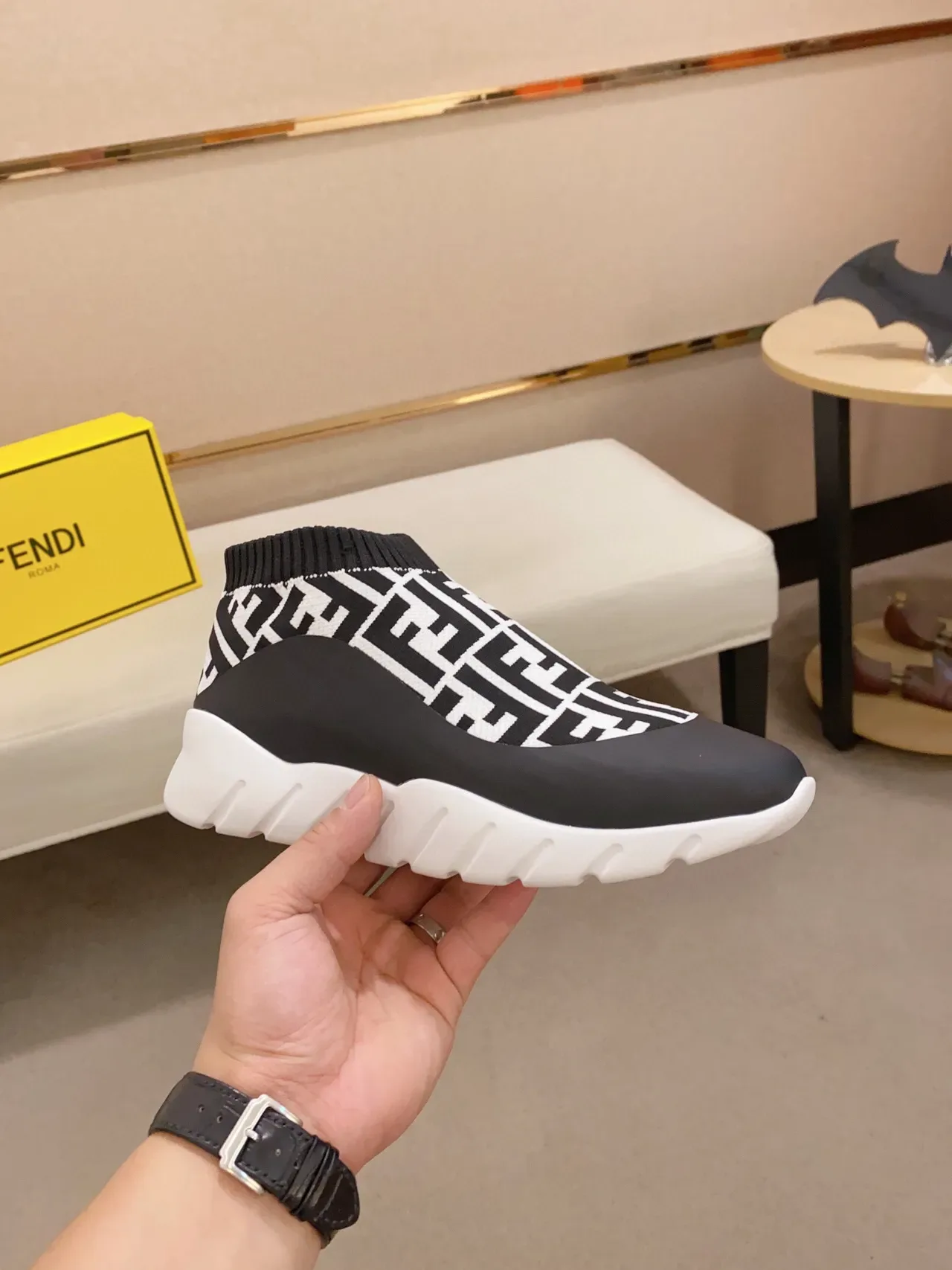 Fendi Speed Trainer Preto e Branco FF Monograma Tênis Lifestyle 7