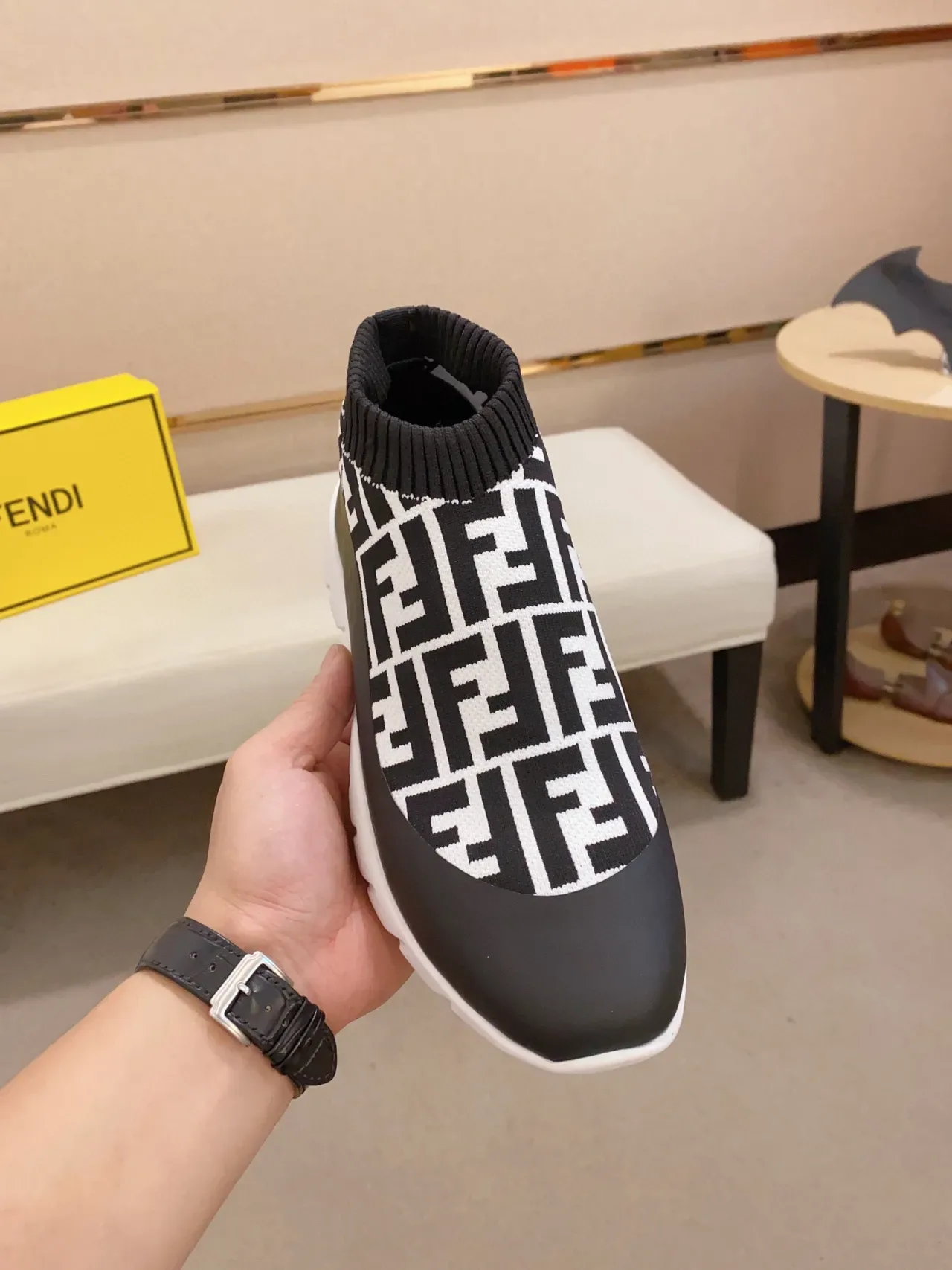 Fendi Speed Trainer Preto e Branco FF Monograma Tênis Lifestyle 9