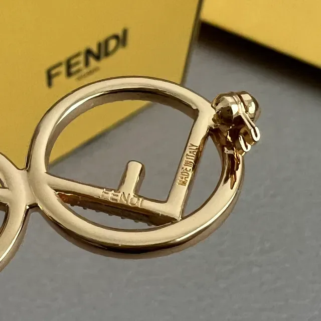 Boucles d'oreilles Fendi Triple FF Logo Pavé doré 2