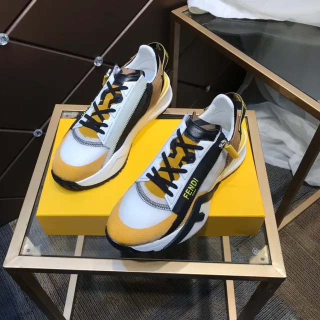 Fendi Sneakers blanches et jaunes avec accents de fermetures éclair et bloc de couleur chunky 1