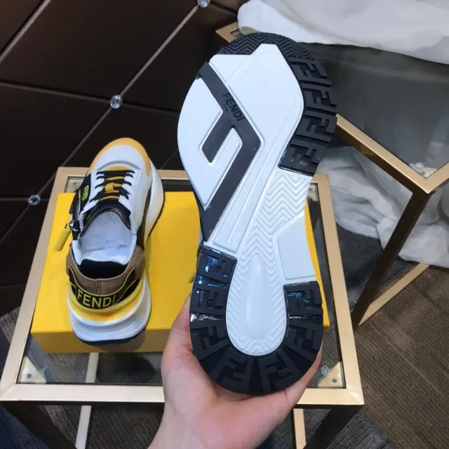 Fendi Sneakers blanches et jaunes avec accents de fermetures éclair et bloc de couleur chunky 4