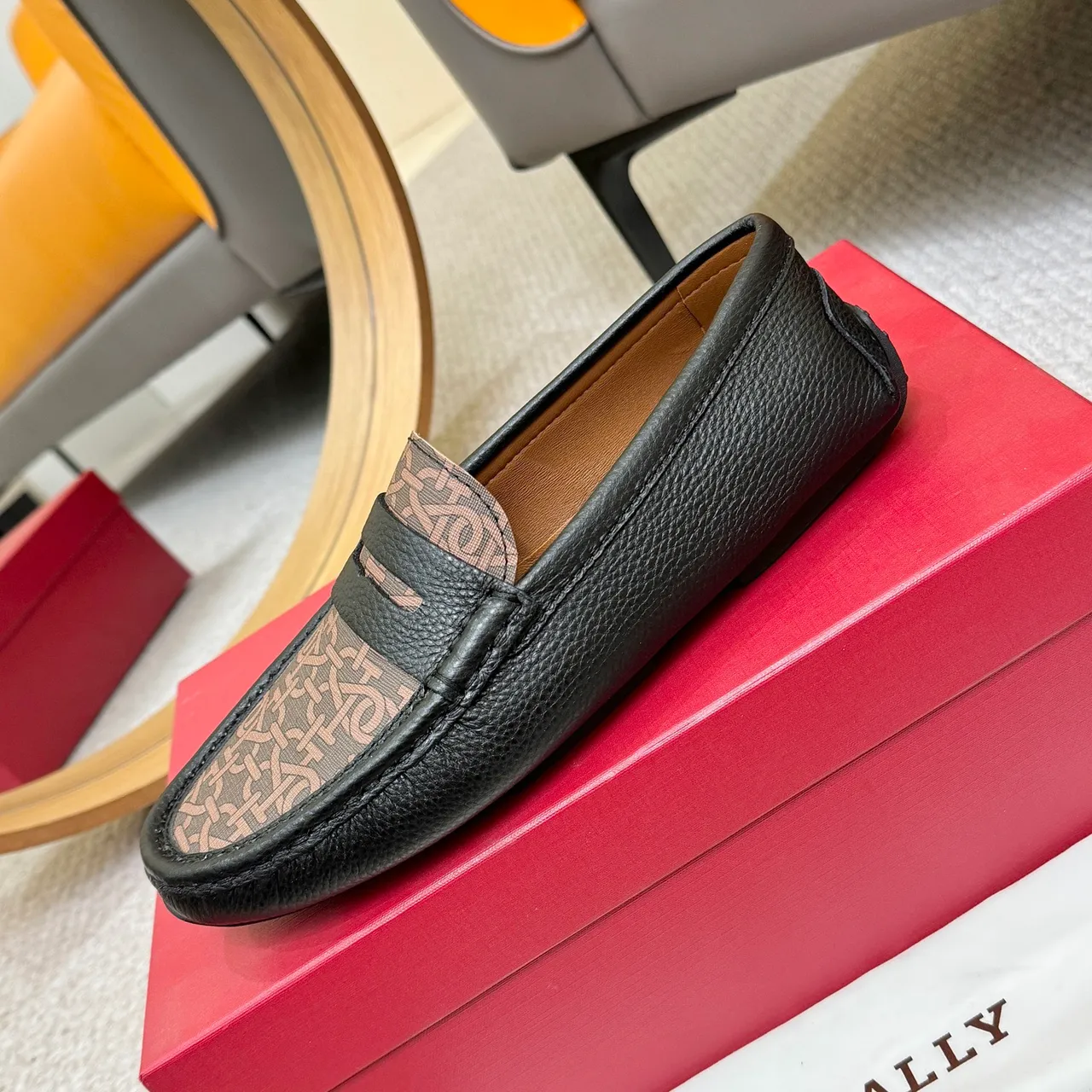 Bally Black Brown Leather Monogrammed Canvas Vamp Loafer 7