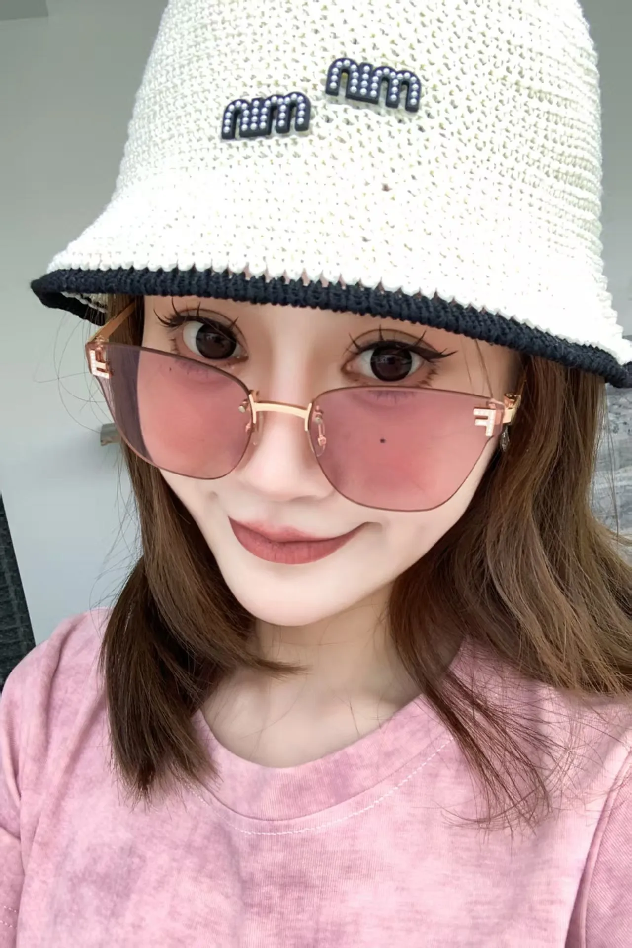 Beige Noir Tissé Textura Crochet Perlé Logo Chapeau Bucket 2